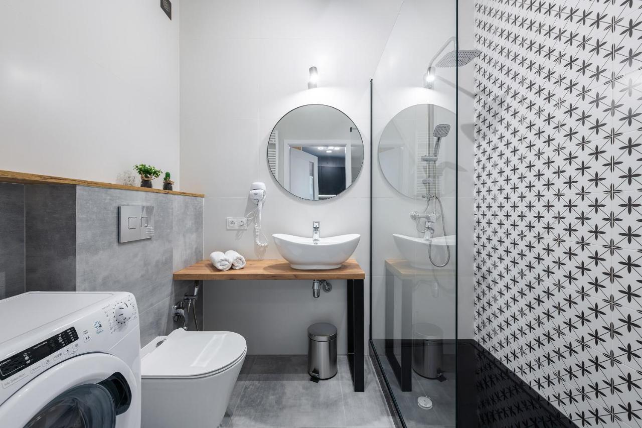 Airport Okecie Cybernetyki Apartments Варшава Экстерьер фото