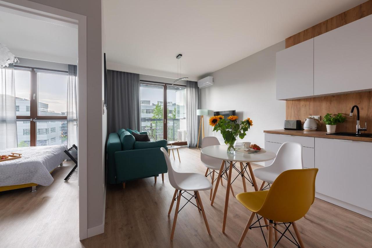 Airport Okecie Cybernetyki Apartments Варшава Экстерьер фото