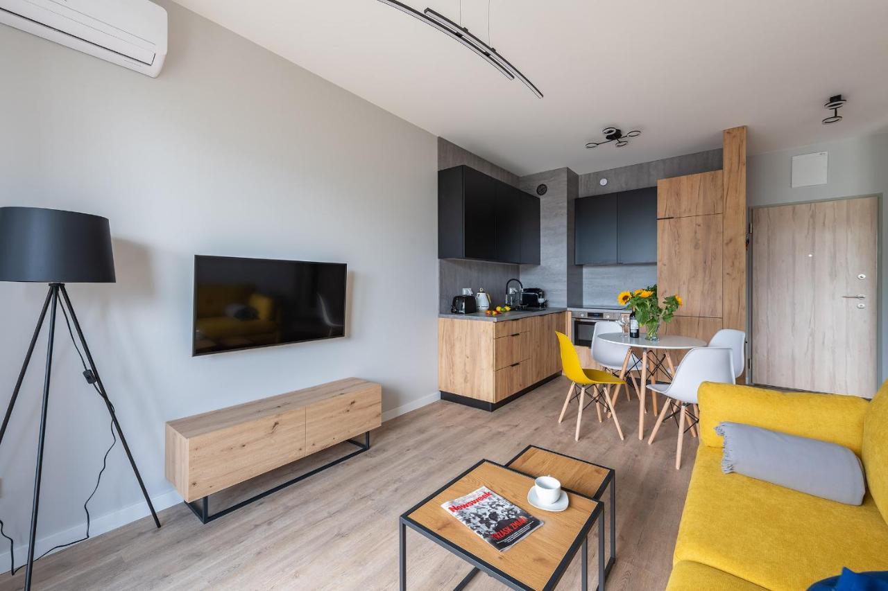 Airport Okecie Cybernetyki Apartments Варшава Экстерьер фото
